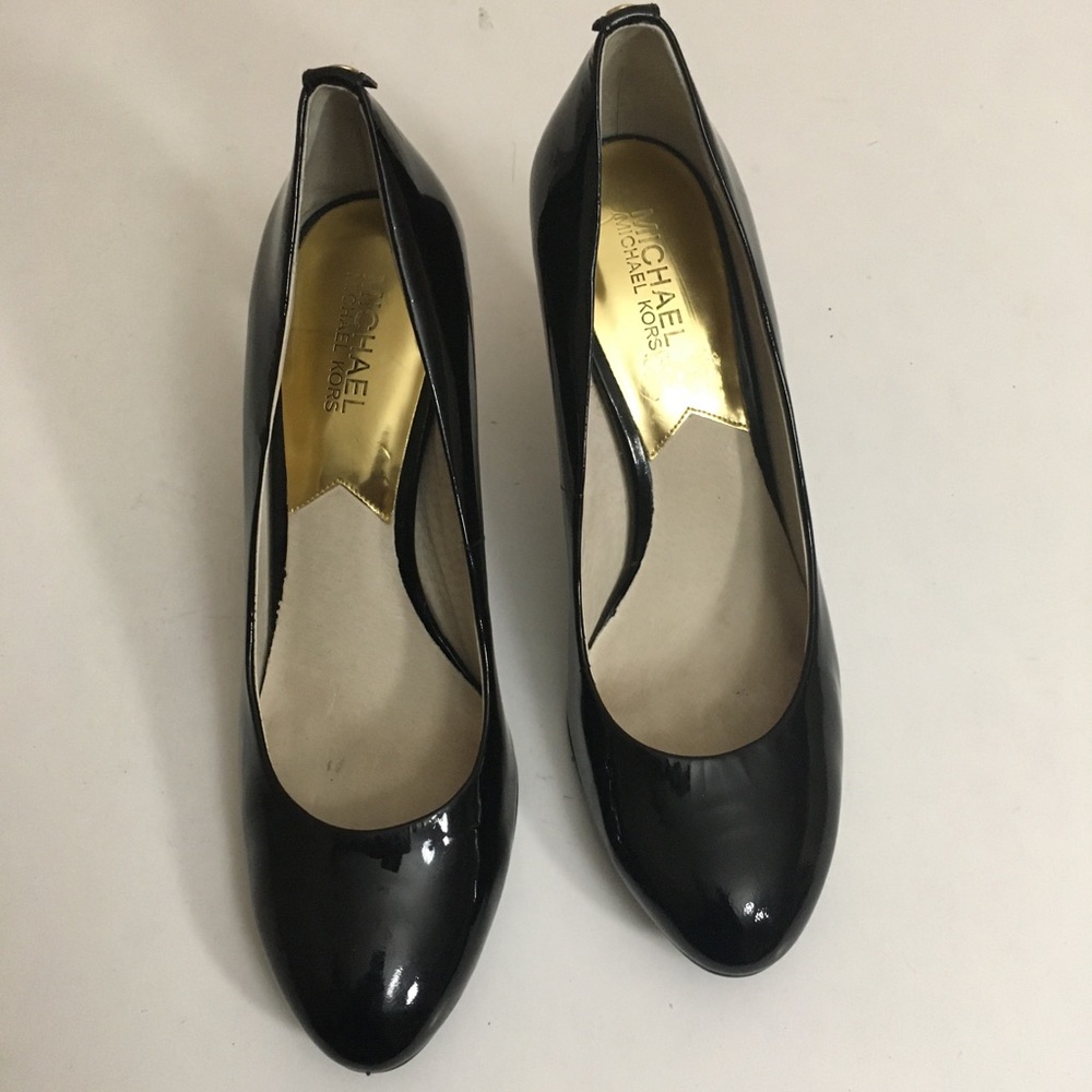 Michael Kors women patent leather pumps size 9.5